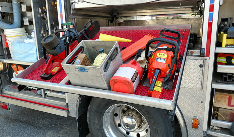 SOLD SOLD 2002 SPARTAN/SAULSBURY HEAVY DUTY NON WALK-IN RESCUE WITH TOOLS full
